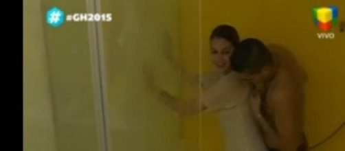 Marian y Brian firman el momento m&aacute;s 'hot'