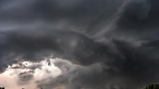 Come bisogna comportarsi in presenza di tornado?