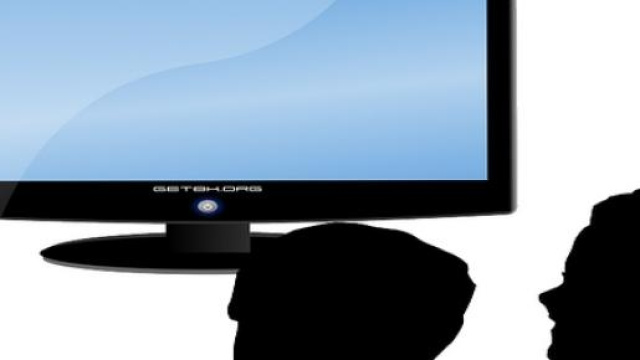 Programmi TV sabato sera 25 luglio: Rai e Mediaset