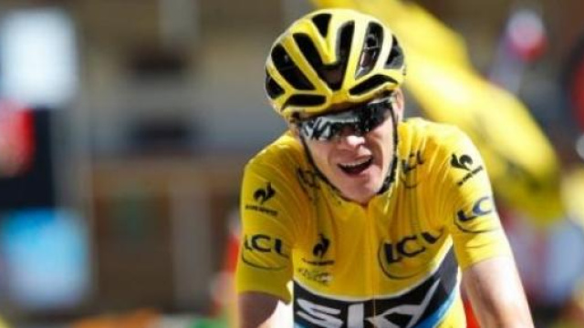 Froome in maglia gialla all'arrivo