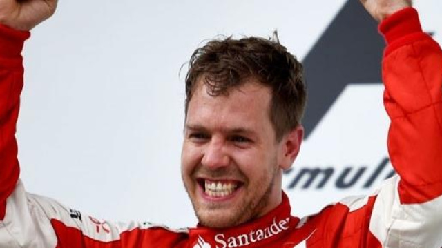 Sebastian Vettel festeggia la vittoria