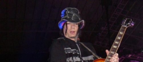 DJ Ashba se va de Guns N' Roses