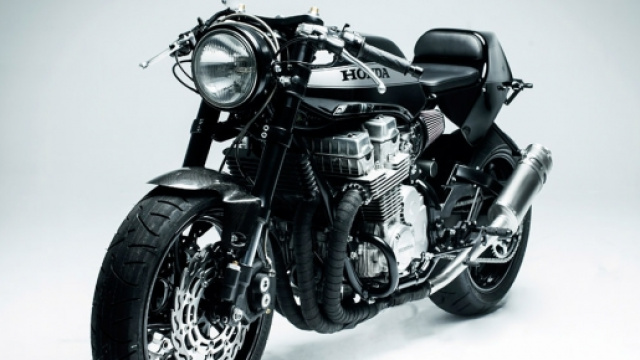 Honda CB750 Caf&eacute; Racer - Rebellion of the Machines