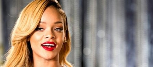 Rihanna lan&ccedil;a novo clipe e gera pol&ecirc;mica