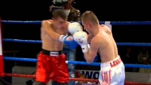 Boxe in Tv, il campione Legrand in azione