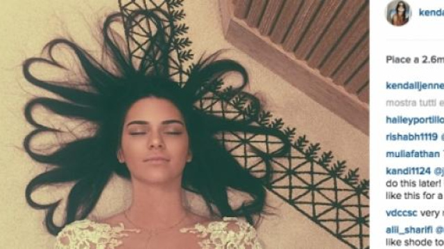 Kendall Jenner:selfie record 2.7 milioni di Like