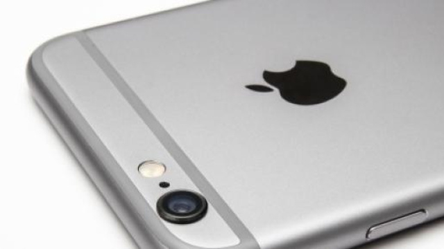 L'attuale smartphone Apple, iPhone 6. 