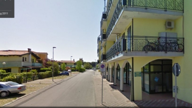 Una delle strutture mensa e alloggi per 'profughi'