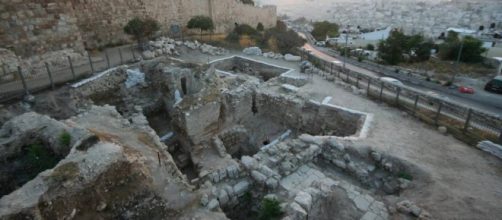 Mansi&oacute;n descubierta en el monte Si&oacute;n