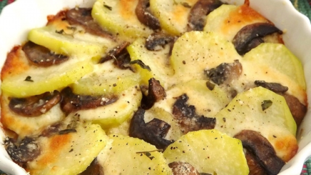 Contorno di funghi e patate con basilico