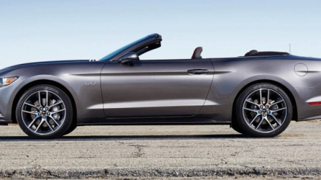 Ecco la nuova Ford Mustang Convertible