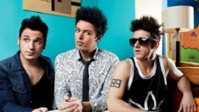The Kolors da Amici 14 al multiplatino per Out.