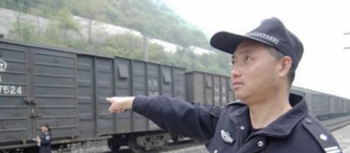 Pan Yong apenas puede percibir luz