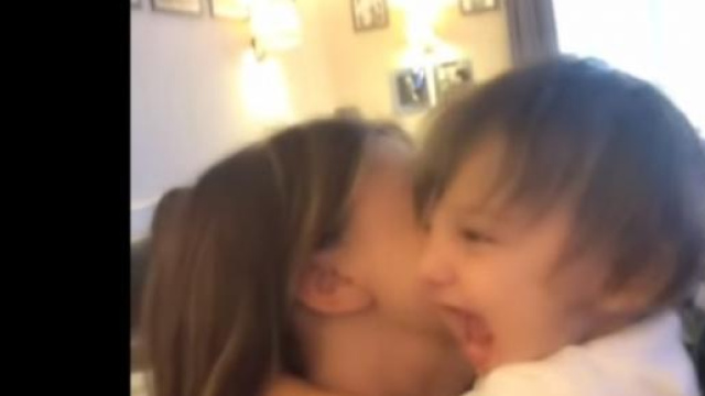 Ancora insulti per Santiago, figlio di Belen