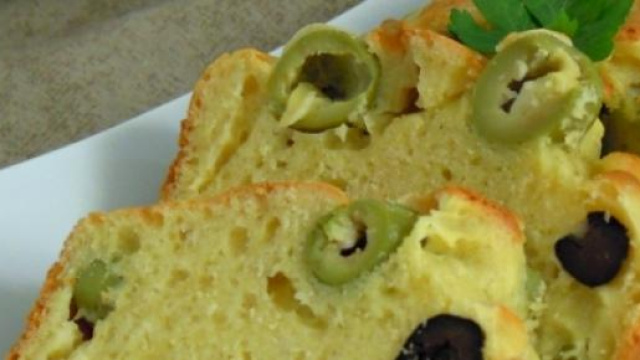 Il plum cake con le olive