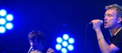 Damon Albarn y Graham Coxon durante un concierto