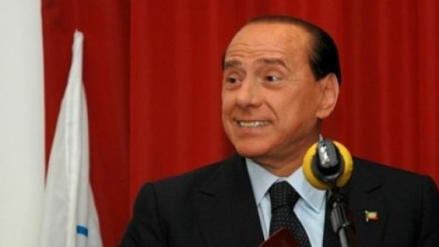 Berlusconi condannato a 3 anni per corruzione.