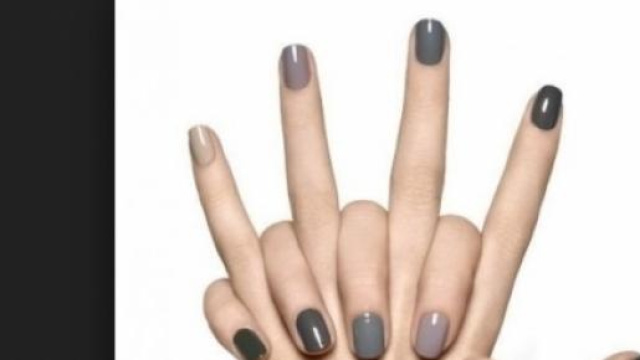 Cinquanta sfumature di grigio sulle mani 