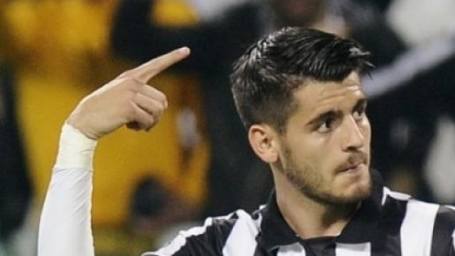 Morata con la maglia della Juventus 