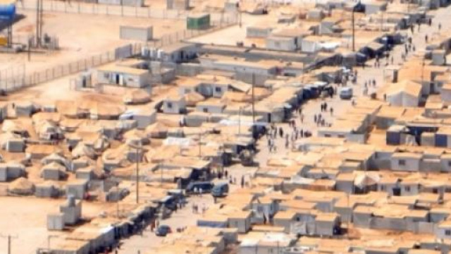 Profughi siriani nell'immenso campo di Z&agrave;atari. 