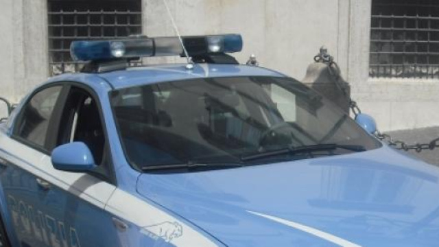 Una volante della Polizia