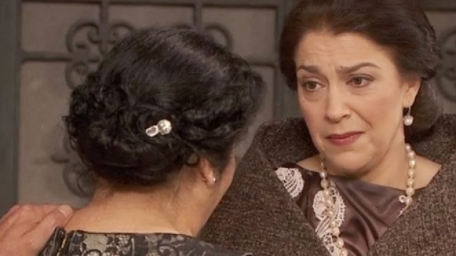 Il Segreto: Donna Francisca conforta Bernarda