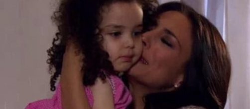 Jos&eacute; Ant&ocirc;nio entrega Lupita para Maricruz