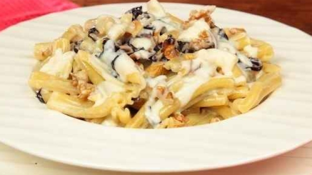 Casarecce gorgonzola radicchio e noci