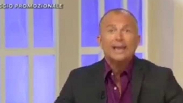 Giorgio Mastrota durante televendita