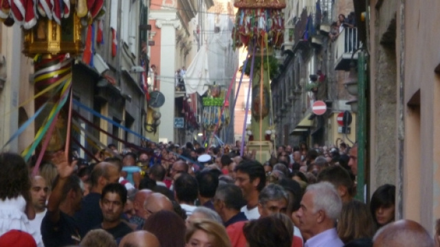 Particolare di un Candelieri durante la discesa