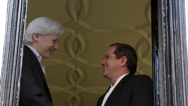 Julian Assange e il Cancelliere Ricardo Pati&ntilde;o