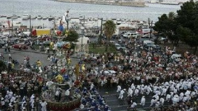Messina tra devozione e folklore a ferragosto