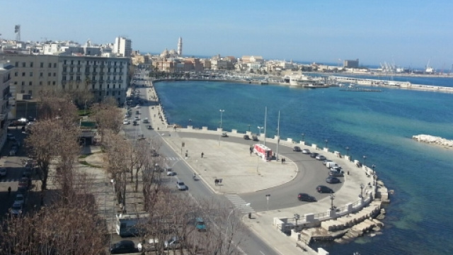 Una vista panoramica della citt&agrave; di Bari