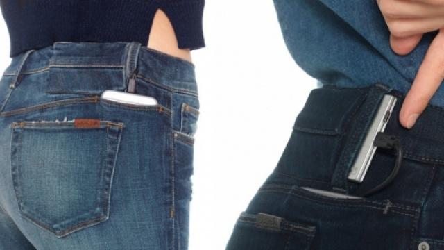 Inventato jeans che carica lo smartphone
