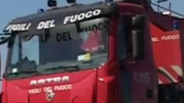 Vigili del fuoco impegnati in un intervento