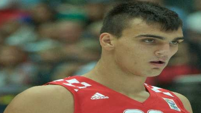 Dario Saric a segno con 18punti contro la Germania