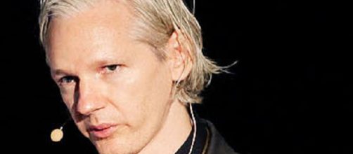 Julian est&aacute; refugiado en la embajada de Ecuador