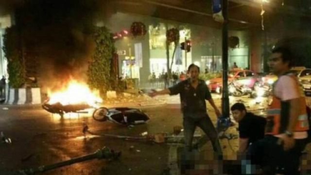 Attentato a Bangkok: bomba in motocicletta