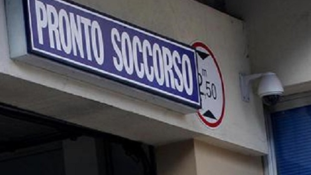 Catanzaro, partorisce in casa e il bimbo muore.