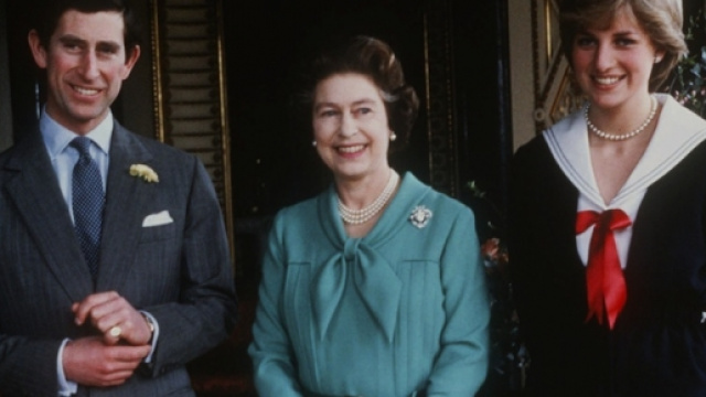 Da sinistra a destra: Carlo, Elisabetta e Diana