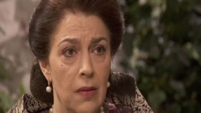 Donna Francisca lascia la villa