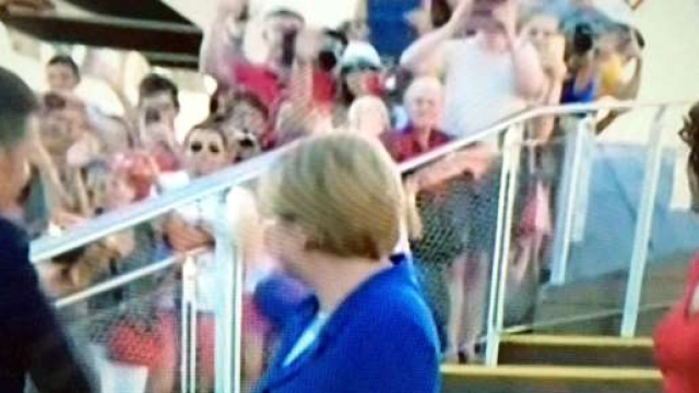 Agenti tra la folla per la visita di Merkel a Expo