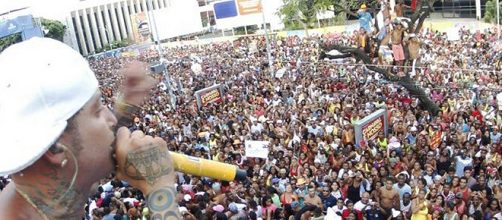 Igor Kann&aacute;rio arrasta uma multid&atilde;o no Carnaval