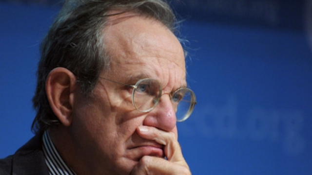 Il ministro dell'Economia Padoan