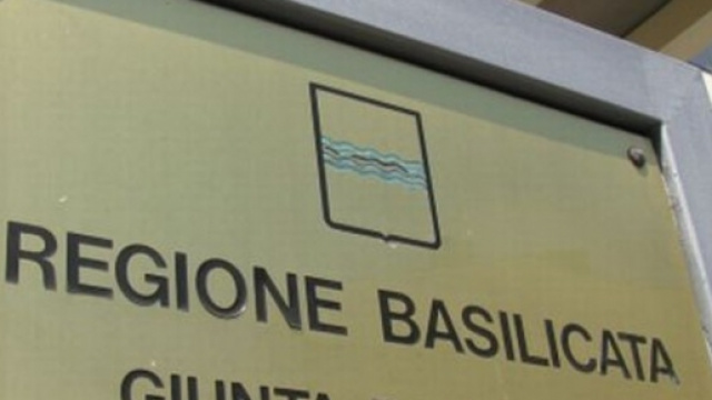 Basilicata introduce sussidio di inserimento.
