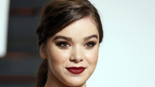 Hailee Steinfeld agente segreto in 'Barely Lethal'