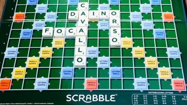 Scrabble, partita dal vivo a tema animalesco