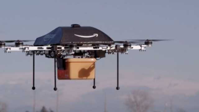 Amazon Prime Air: i droni in volo per spedizioni
