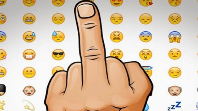 WhatsApp Web per iOS ed emoticon dito medio
