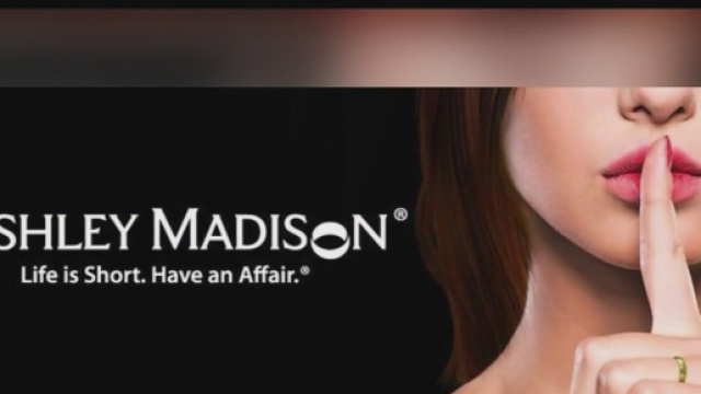 Il motto: "La vita &egrave; breve, fatti una scappatella"